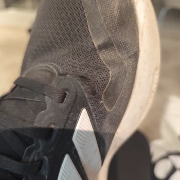 Adidas Runfalcon Ayakkabıda Kısa Sürede Tüylenme Ve Yırtılma Sorunu