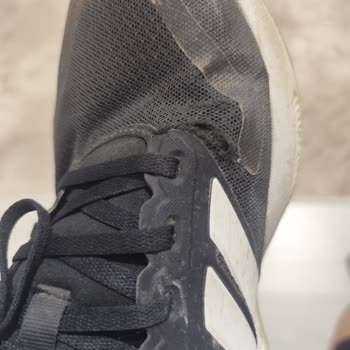 Adidas Runfalcon Ayakkabıda Kısa Sürede Tüylenme Ve Yırtılma Sorunu