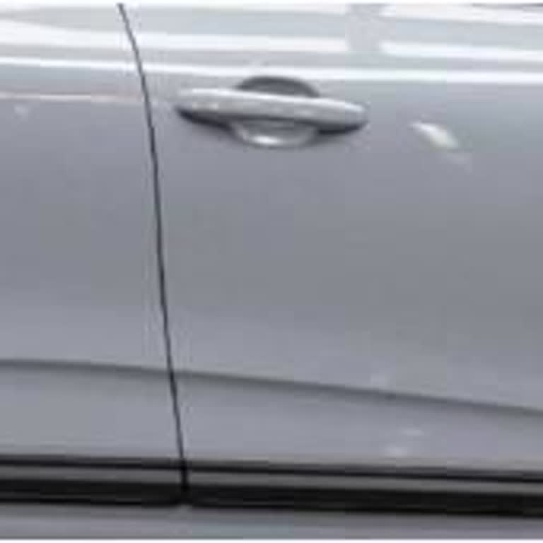 Renault Clio’da Taahhüt Edilen Krom Yan Çıtalar Yerine Plastik Teslim Edildi