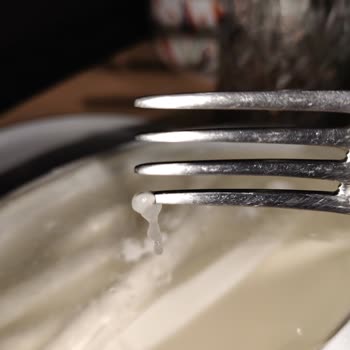 Tarihi Geçmemiş Ekici Peynir Çubuğu Bozuk Ve Küflü Çıktı