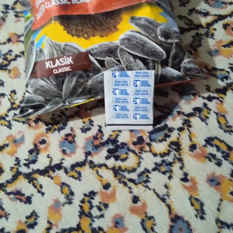 Ay Çekirdeği Paketinden Çıkan Bilinmeyen Madde Ve Sağlık Endişesi