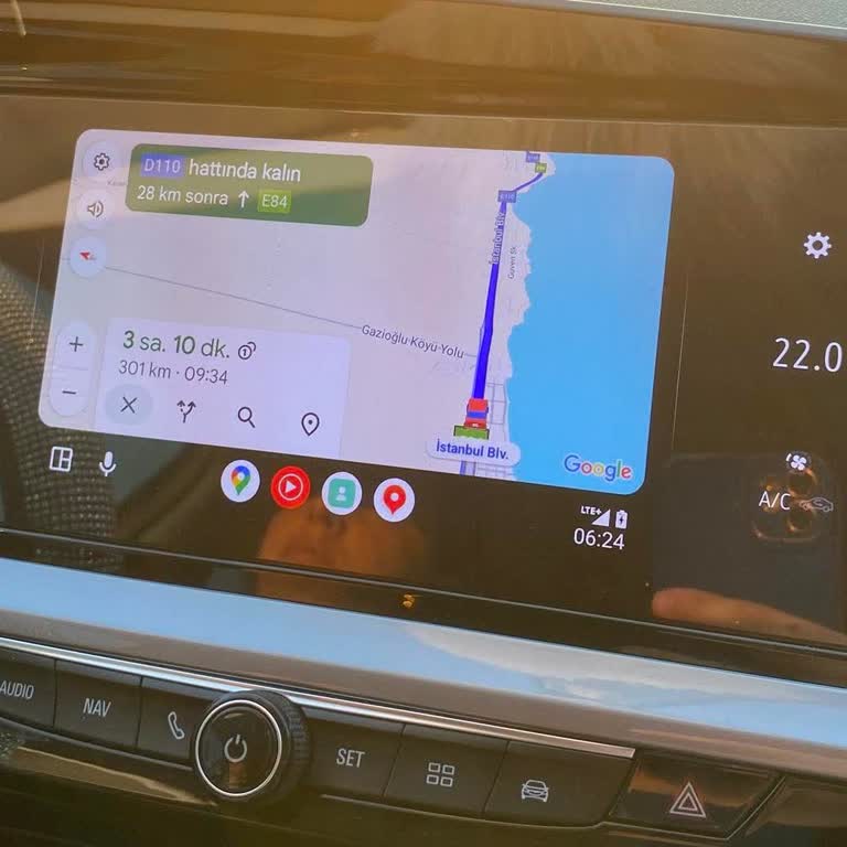 Opel Grandland 2024'te Multimedya Ekranının Tam Kullanılamaması Ve Yazılım Güncellemesi Sorunu