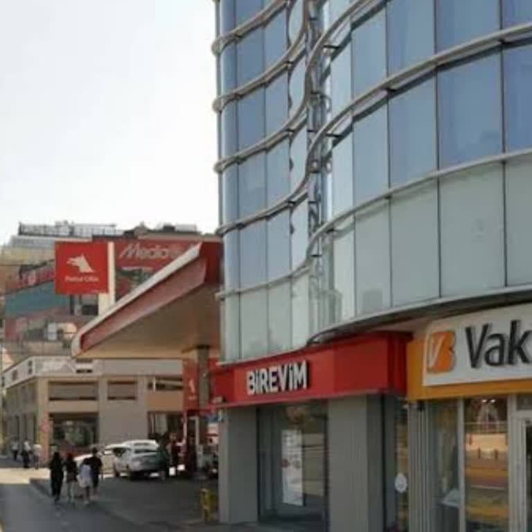 Birevim Levent Şubesi'nde Saygısız Davranış ve Yetersiz Müşteri İletişimi