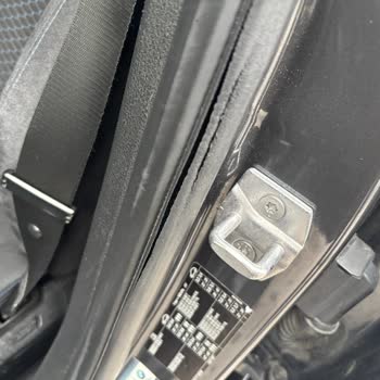 BMW 318d'de Silecek Ve Kapı Fitilindeki Kusurlar Hayal Kırıklığı Yarattı