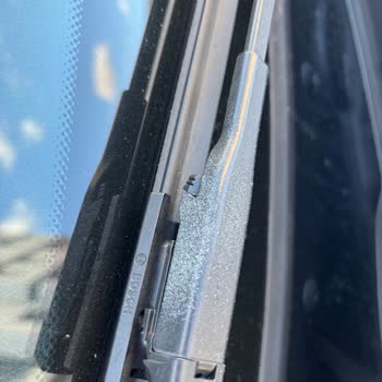 BMW 318d'de Silecek Ve Kapı Fitilindeki Kusurlar Hayal Kırıklığı Yarattı