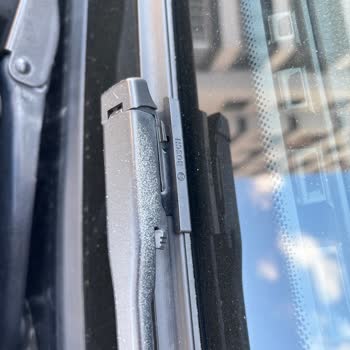 BMW 318d'de Silecek Ve Kapı Fitilindeki Kusurlar Hayal Kırıklığı Yarattı