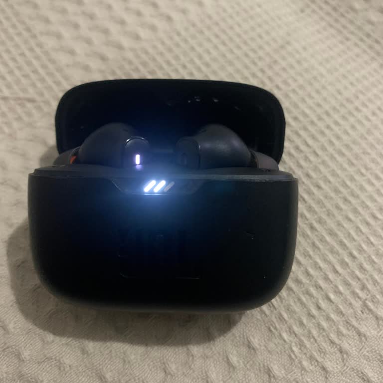 JBL Tune 230 Sağ Kulaklıkta Garanti Sonrası Erken Şarj Arızası Ve Destek Talebi