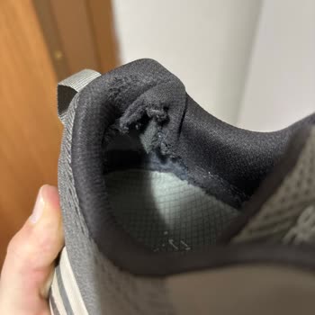 Skechers Ayakkabıda 2 Ayda Yırtılma Ve Olumsuz İnceleme Sonucu Hayal Kırıklığı Yarattı