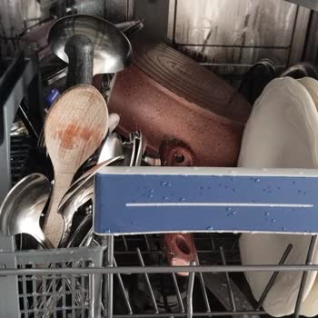 Yeni Aldığım Siemens Bulaşık Makinesi Sürekli Islak Bırakıyor, Yanık Kokusu Var, Çözüm Yok