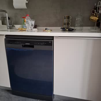 Siemens Bulaşık Makinesi İlk Günden Beri Çizik Ve Leke Sorunu Yaşatıyor, İade Talep Ediyorum