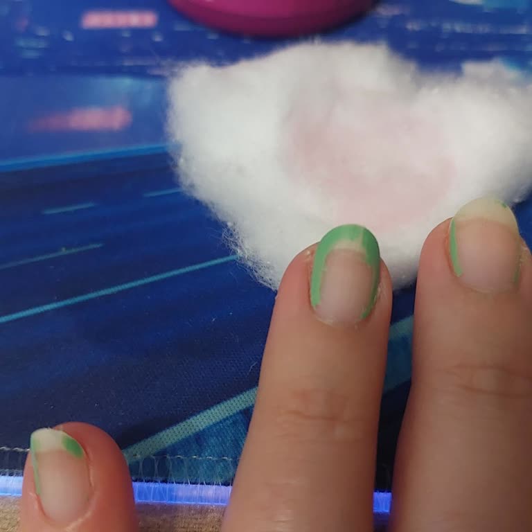 Satın Aldığım Aseton Ojeleri Çıkarmıyor, İade Talep Ediyorum