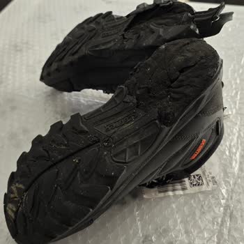 Az Kullanılan Botların Tabanı 4 Yılda Parçalandı, Değişim Talebim Reddedildi