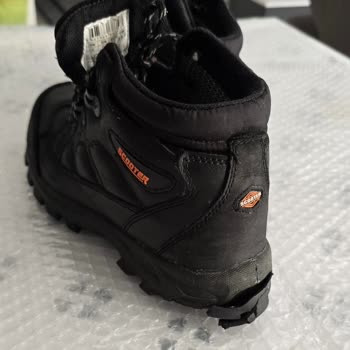 Az Kullanılan Botların Tabanı 4 Yılda Parçalandı, Değişim Talebim Reddedildi