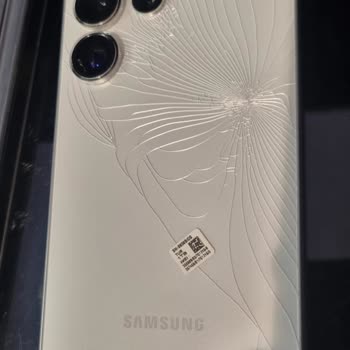 Garanti Süresi Devam Eden Samsung S25 Ultra'nın Arka Kapak Camı Çatlağı İçin Destek Talebi