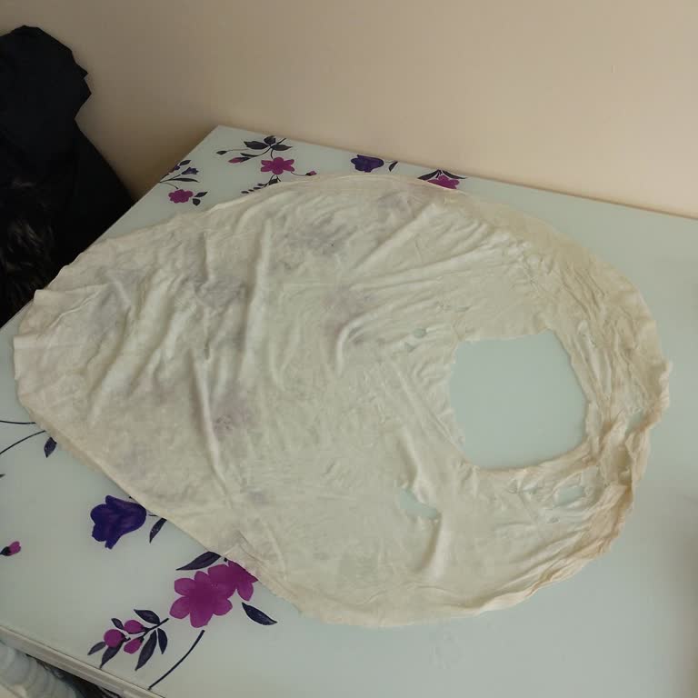 Aldığım Yufka Yırtık Ve Kalın Çıktı, Misafirlerime Sunamadım