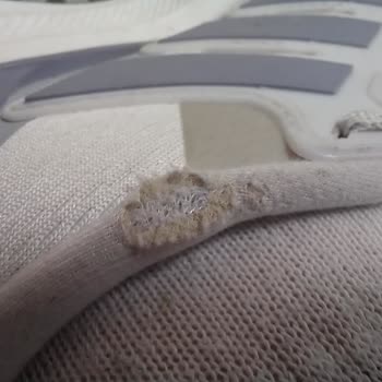 Adidas Ultraboost Ayakkabıda Kısa Sürede Aşınma Ve Yırtılma Sorunu