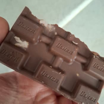 Aldığım Antep Fıstıklı Çikolatada Beyazlama Ve Tazelik Sorunu