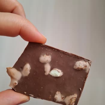 Aldığım Antep Fıstıklı Çikolatada Beyazlama Ve Tazelik Sorunu