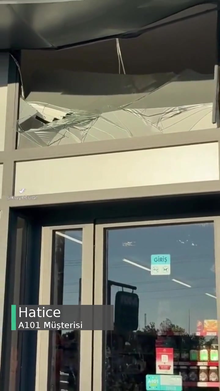 A101 Çıkış Kapısı Camı Kırılmış! videonun kapak resmi