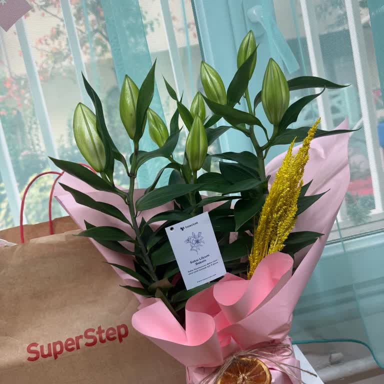 Görseldeki Şık Aranjman Yerine Tomurcuk Ve Eksik Çiçek Hayal Kırıklığı