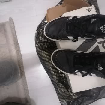 Adidas Ayakkabının Tekinde Deri Soyulması Ve Kullanıcı Hatası Yanıtı