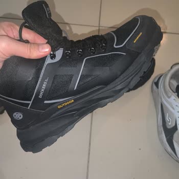 Compré las botas Dockers impermeables y se mojaron en dos días