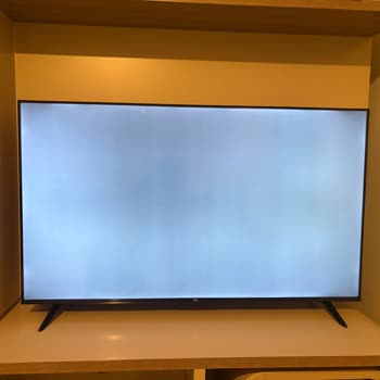 Sıfır Aldığım TCL TVde Ertesi Gün Ekranda Siyahlıklar Oluştu Servis İlgilenmiyor