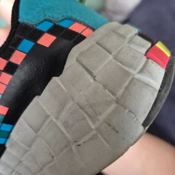 Kısa Sürede Hasar Gören Çocuk Ayakkabısına Yetersiz Çözüm Ve Ret Cevabı