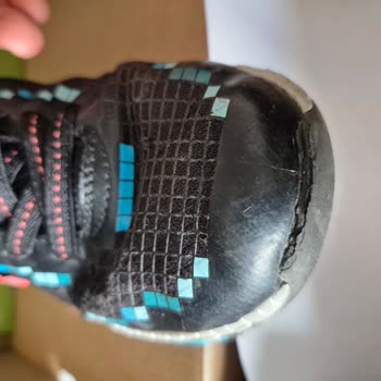 Kısa Sürede Hasar Gören Çocuk Ayakkabısına Yetersiz Çözüm Ve Ret Cevabı