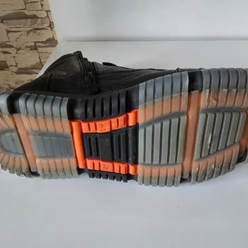 Kaygan Bot Tabanı Yüzünden Düşme Riski Ve Yetersiz Müşteri Hizmeti