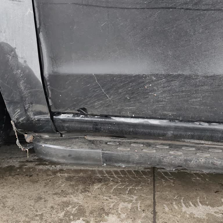 İGA İstanbul Havalimanı Otopark Çıkışındaki Yüksek Tümsek Aracımın Altına Zarar Verdi