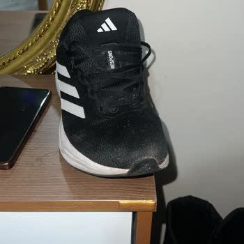 Kısa Sürede Renk Solması Ve Yıpranan Ayakkabıda Değişim Talebi