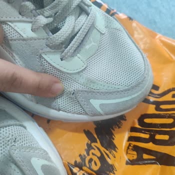 Garanti Süresinde Aynı Noktadan Yırtılan Ayakkabılar İçin Çözüm Bekliyorum