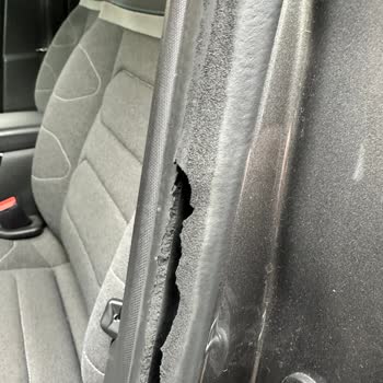 Citroen C4X Araçta Kapı Fitili Ve Cam Çıtası Sorunları Garanti Kapsamında Çözülmüyor