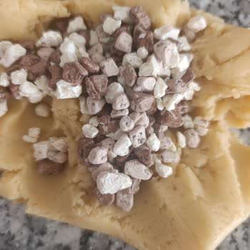 Dr. Oetker Çikolata Parçalarında Tekrarlayan Topaklanma Ve Renk Bozulması Sorunu