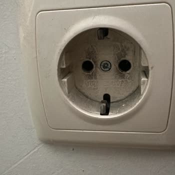 Bosch Yetkili Servis Müdahalesi Sonrası Derin Dondurucum Ve Elektrik Tesisatım Zarar Gördü