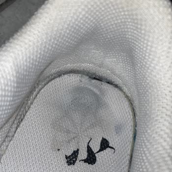 Kısa Sürede Tabanı Eriyen Nike Ayakkabı Hayal Kırıklığı