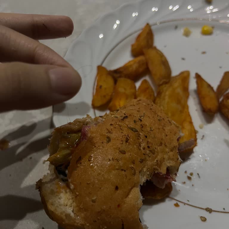 Subway Karşıyaka Yalı Şubesi'nde Hijyen ve Gıda Güvenliği Sorunu