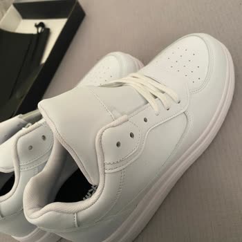 Sipariş Verdiğim Beyaz Ayakkabı Yerine Farklı Renkte Ürün Gönderildi