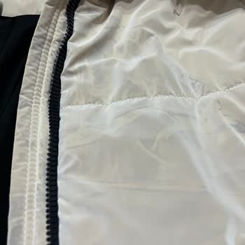 Aker Montta Renk Bozulması Ve İlgisiz Mağaza Yaklaşımı