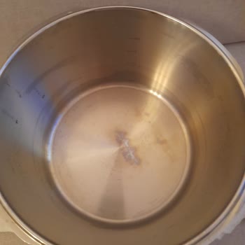 Yeni Alınan Fissler Düdüklü Tencerede İlk Kullanımda Kararma Ve Yanık Lekeleri, İade Talebi