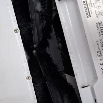 Kärcher Temizlik Robotu Hem İyi Temizlemiyor Hem De Servis Kirli Şekilde Geri Gönderdi