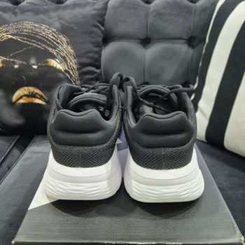 Aldığım Ayakkabı İlk Kullanımda Çorabımı Yırttı, Mağaza Yardımcı Olmadı