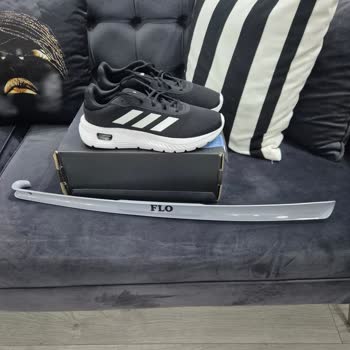 Aldığım Ayakkabı İlk Kullanımda Çorabımı Yırttı, Mağaza Yardımcı Olmadı