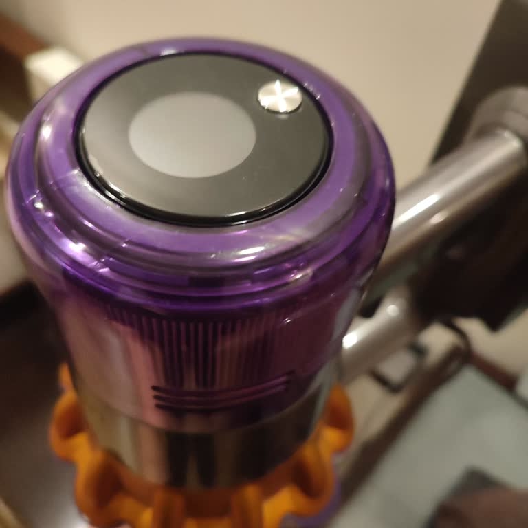Dyson V15 Süpürgem Aniden Şarj Olmuyor Ve Tamamen Çalışmaz Hale Geldi