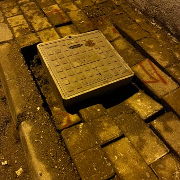 Türk Telekom Kazı Sonrası Güvensiz Kaldırım Ve Onarılmayan Hasarlar Endişelendiriyor!