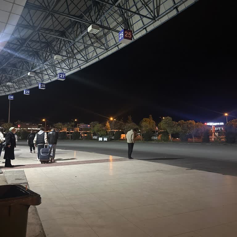 Lüks Gümüşhane Otobüsünün Zamanında Gelmemesi Ve Bilgilendirme Eksikliği Nedeniyle Yaşanan Mağduriyet