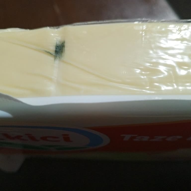 Son Kullanma Tarihi Geçmemiş Ekici Kaşar Peynirinde Şaşırtıcı Küf Sorunu
