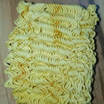Hazır Noodle Ürününde Anlaşılmaz Tozlanma Ve Hijyen Endişesi