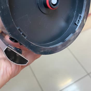 Kısa Sürede Kırılan Plastik Parçalar Nedeniyle Fakir Süpürgemden Hayal Kırıklığı Yaşıyorum